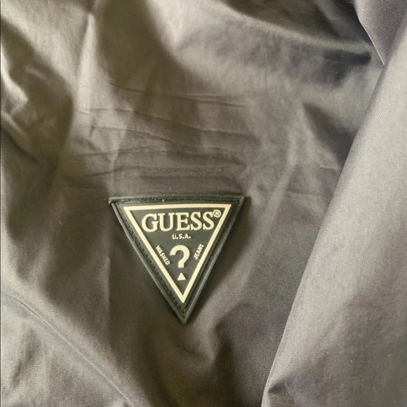 Guess windbreaker - Picture 2 of 4